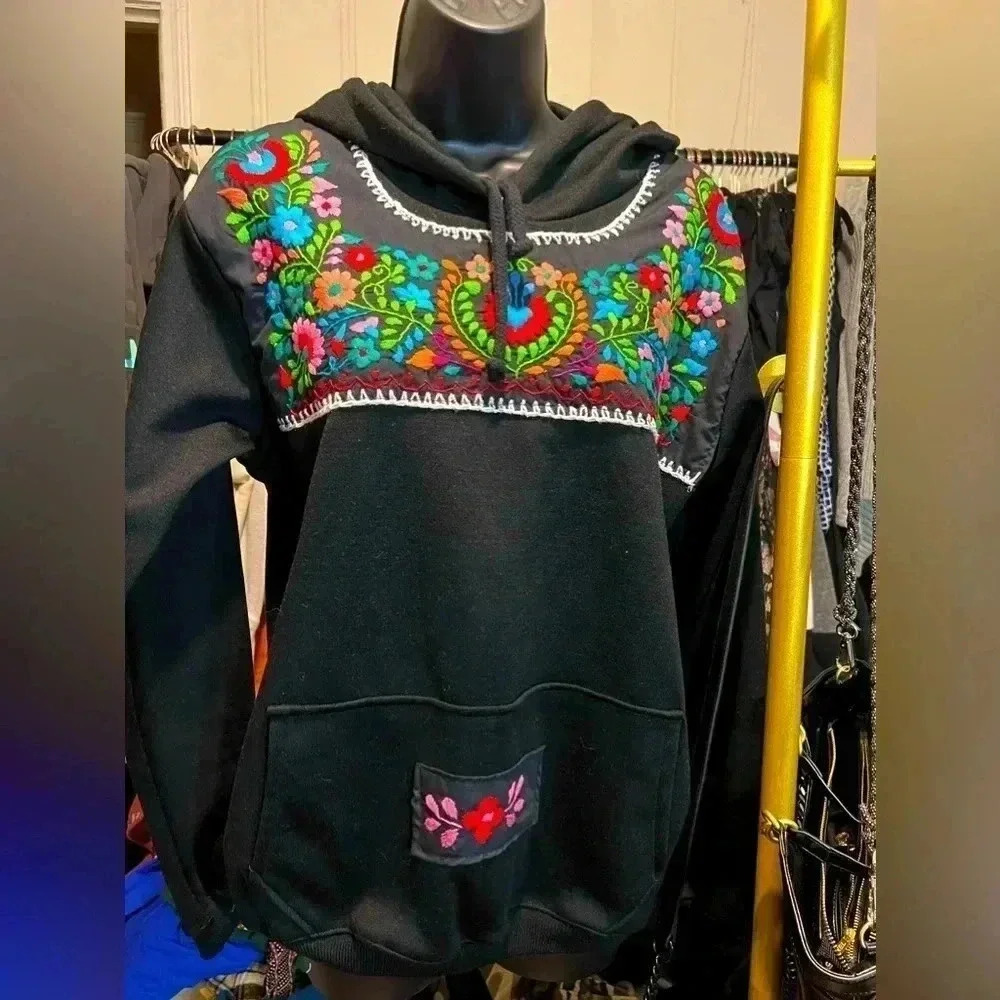 NWOT Hand-Embroidered Mexican Style Floral Design Black Hoodie from Mexico